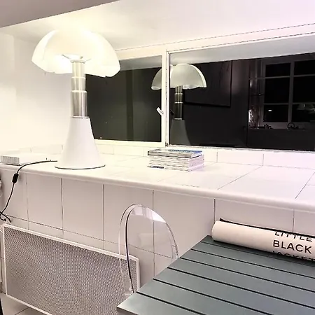 Elegant Et Parking Dans Batiment Historique 圣特罗佩