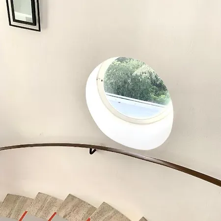 Elegant Et Parking Dans Batiment Historique 圣特罗佩