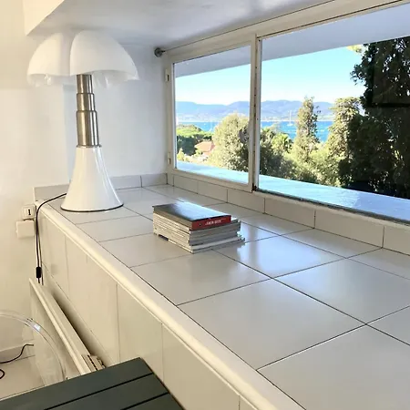 Elegant Et Parking Dans Batiment Historique 圣特罗佩