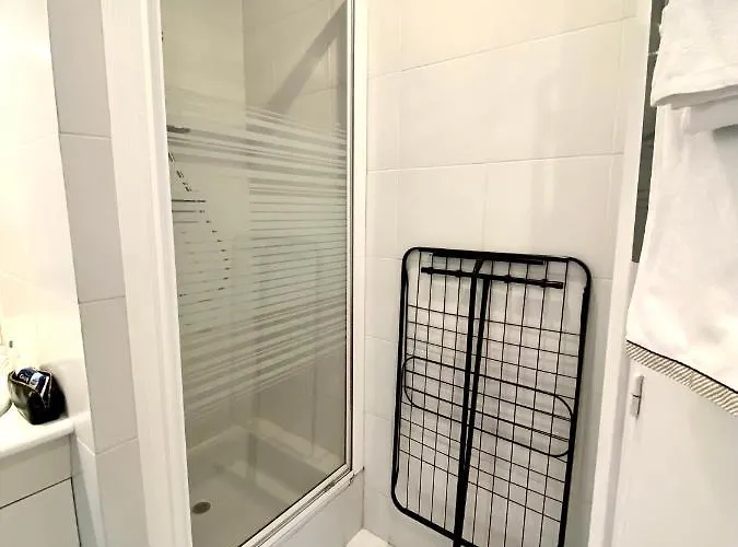 Elegant Et Parking Dans Batiment Historique *