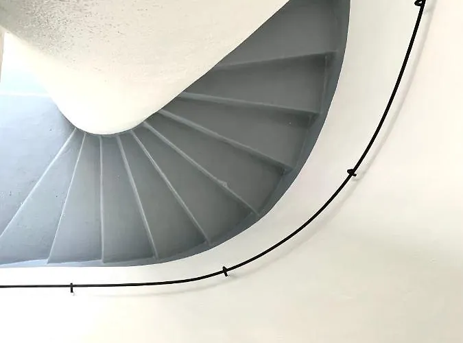 Elegant Et Parking Dans Batiment Historique * Saint-Tropez