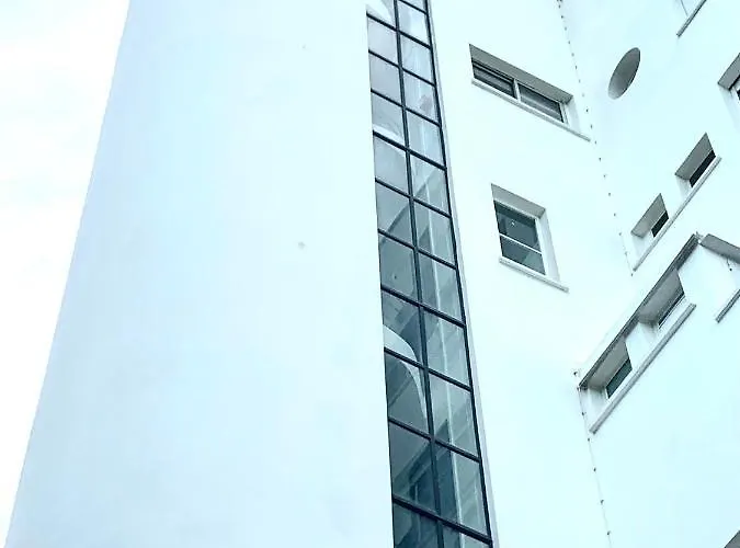 Elegant Et Parking Dans Batiment Historique