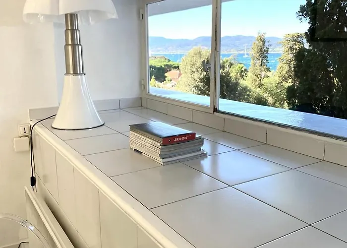 Elegant Et Parking Dans Batiment Historique Saint-Tropez