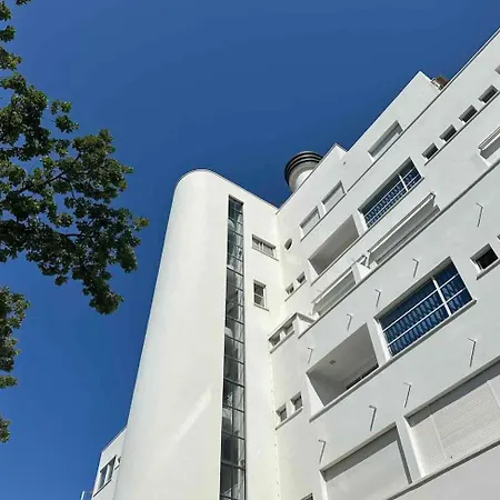 Elegant Et Parking Dans Batiment Historique サントロペ