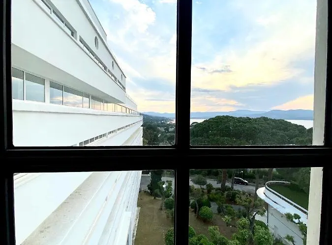 Apartment Elegant Et Parking Dans Batiment Historique Saint-Tropez