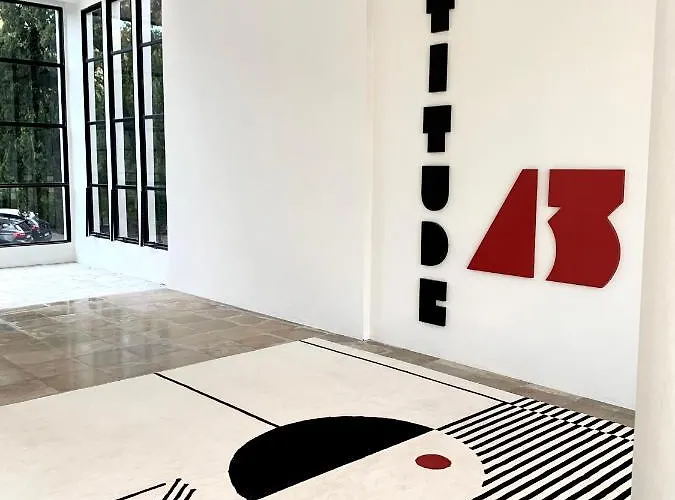 Elegant Et Parking Dans Batiment Historique *