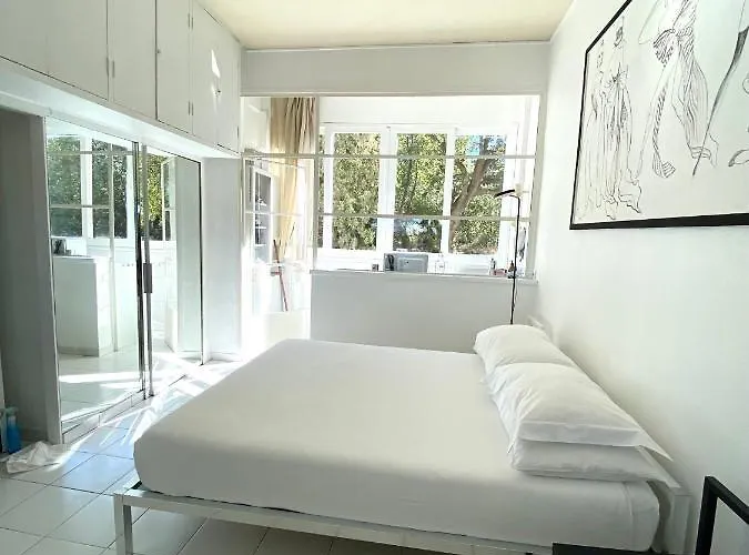 Apartment Elegant Et Parking Dans Batiment Historique